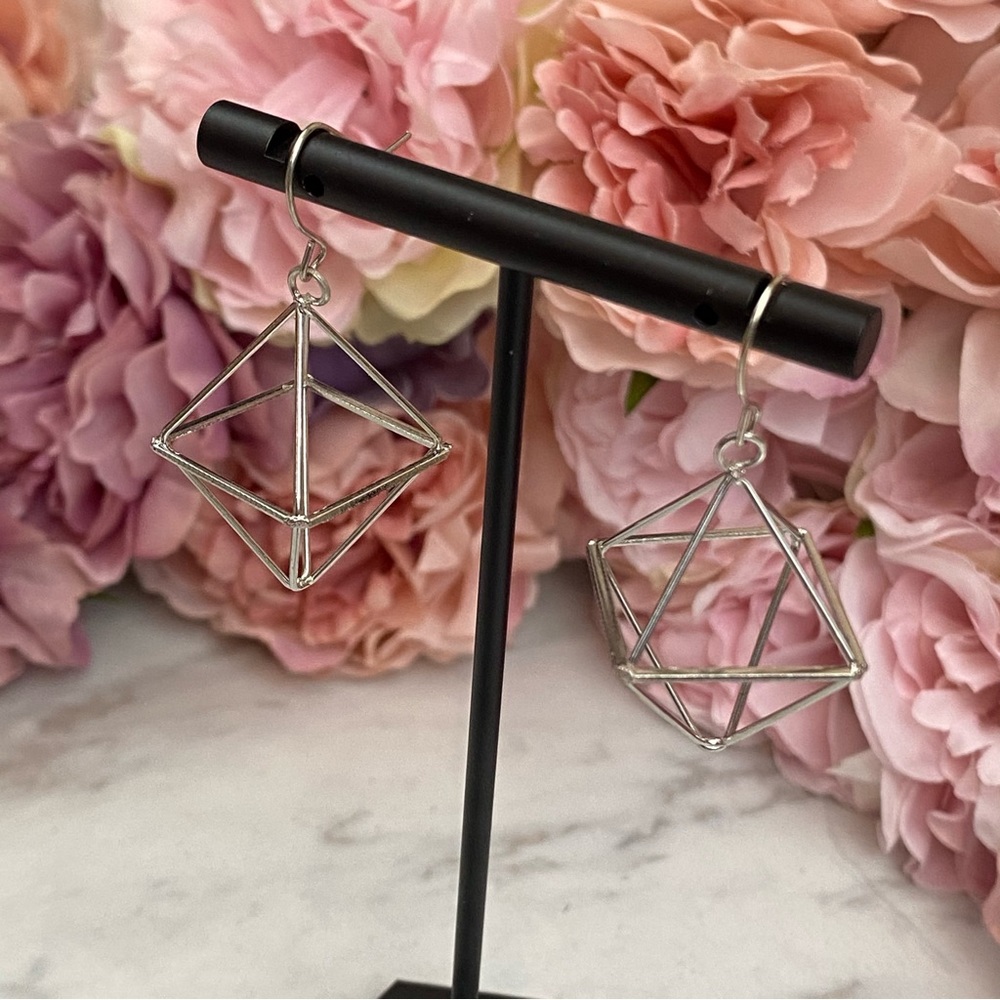 Beautiful Geometric Lantern Dangle Earrings - Picture 9 of 16